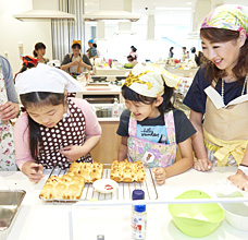 「親子で作ろう ちぎりパン&パスタ+母の日プレゼント」開催