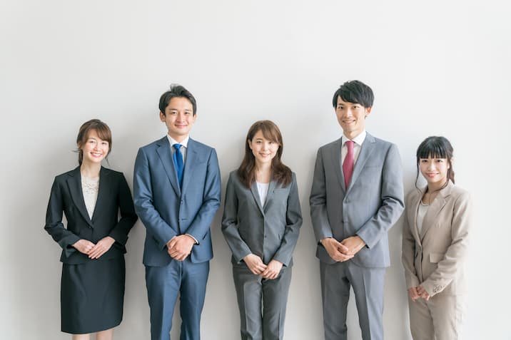 ビジネスマン　男女5人