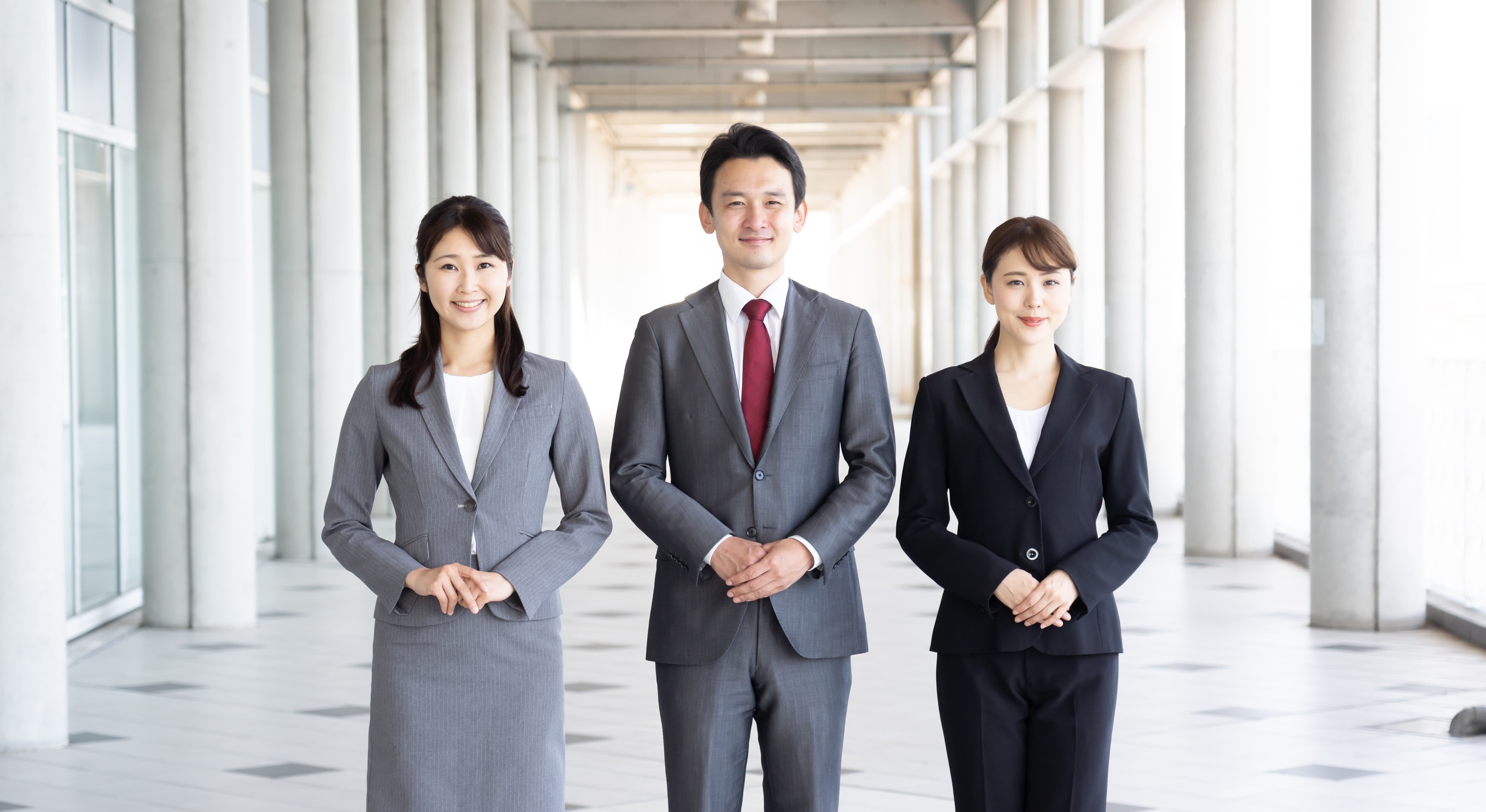 男女3人の営業マン