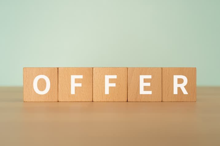offerと書かれたブロック